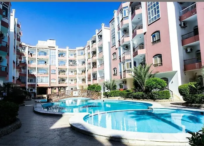 Desert Pearl Apartment *